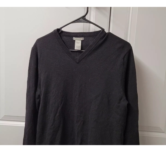 Gap Women's Sweater Size: Large Italian Merino Wool V-Neck - Picture 2 of 12